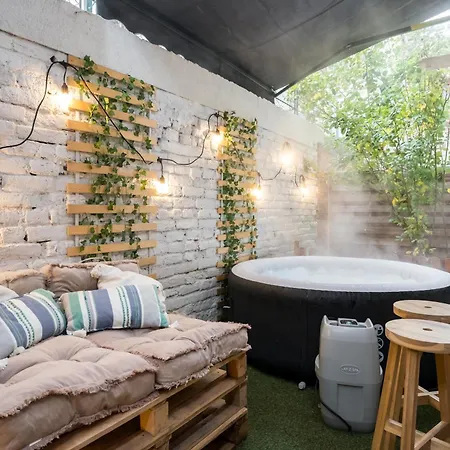 Downtown Urban Spot Jacuzzi&Cinema Universitate-3